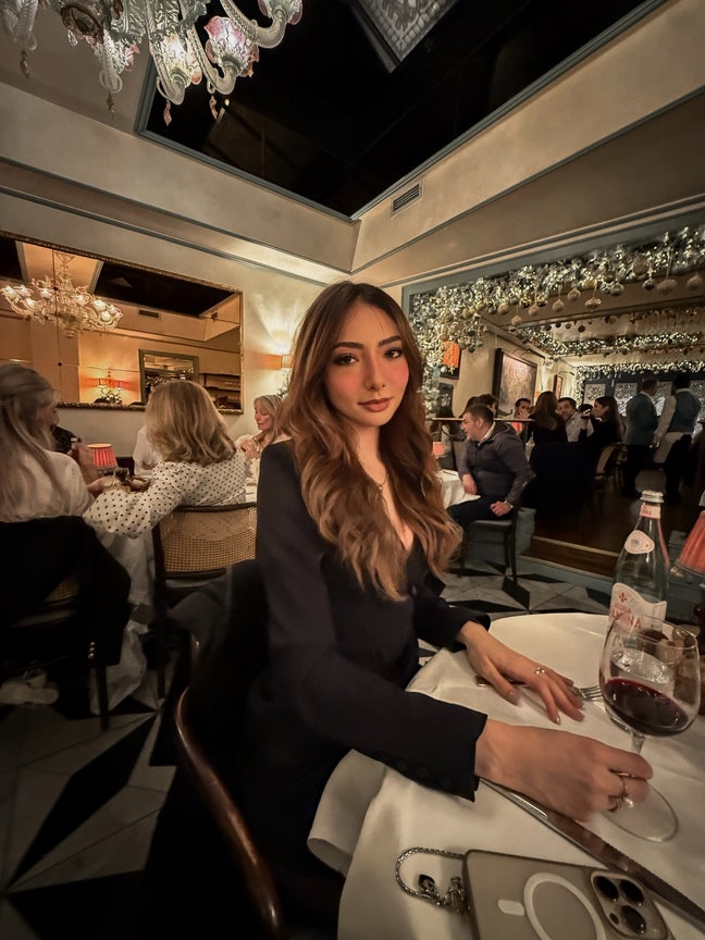 Young professional looking for a room/buddy up Main Photo