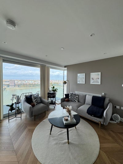 🌟 Cosy Room in Modern 3-Bed Flat – Royal Arsenal  Main Photo