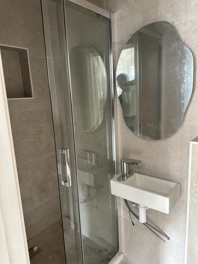 Brand new acoustic en suite rooms with WFH office  Main Photo