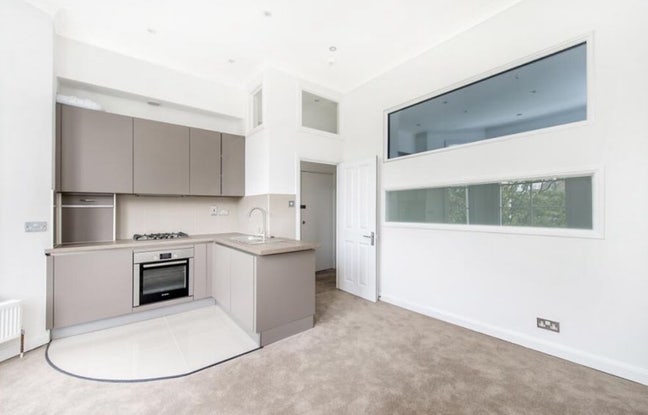 Replacement on double bedroom in Kensington  Main Photo