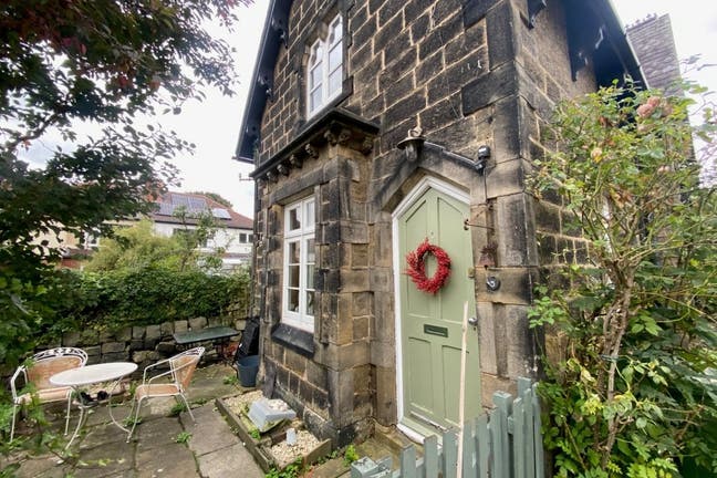 2 bedroom lovely cottage in headingley Main Photo
