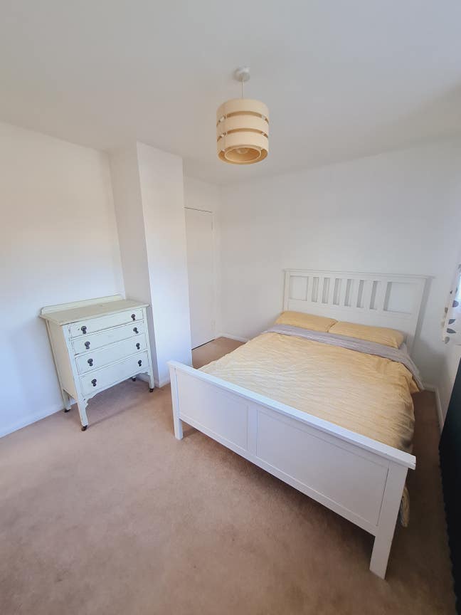 Creative, friendly home - double room - bills inc! Main Photo