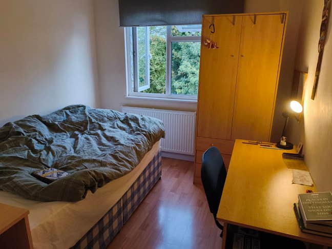 Room in Shared House with Garden Main Photo