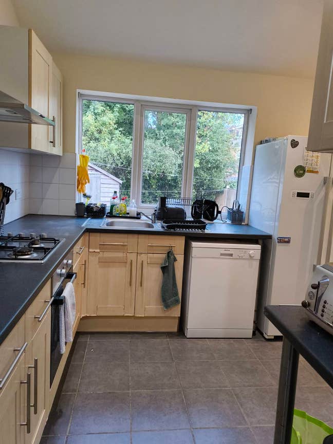 Room in Shared House with Garden Main Photo