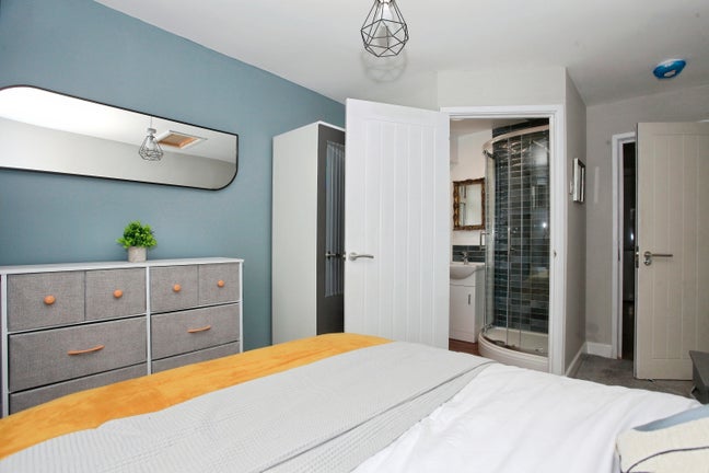 Double room close to Station  Main Photo