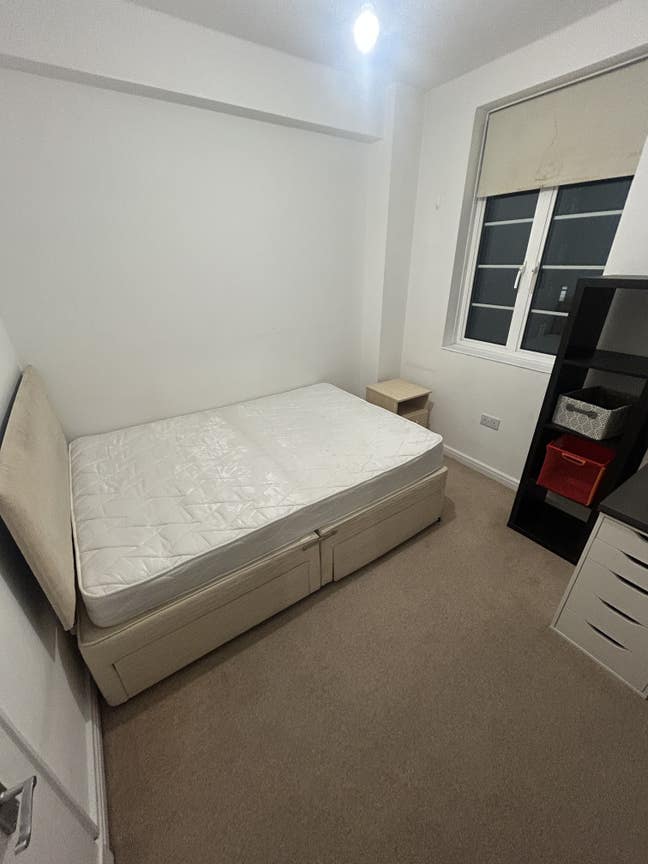 Double room in Hammersmith flat Main Photo
