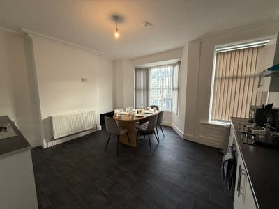 Gorgeous Rooms at Westminster | Bills Included Main Photo