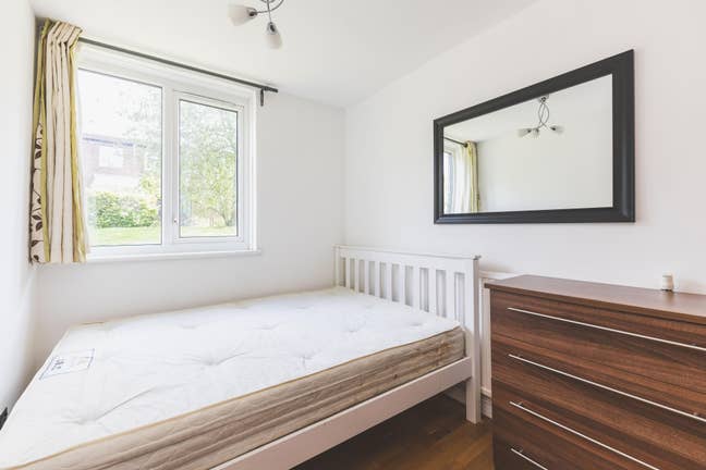 Cosy Double Room Near Roehampton - Bills Incl.! Main Photo