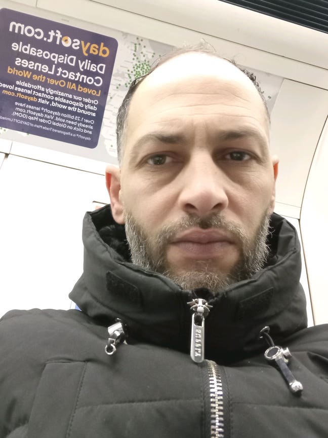 32 year old Male seeks a single or double room Main Photo