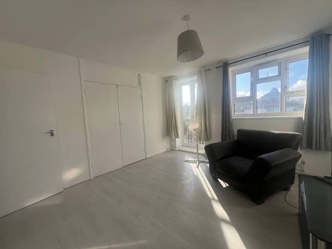 Fitch Court, Mitcham, CR4 Main Photo