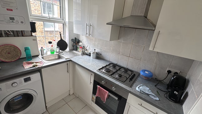 Spacious Double Room in N13 Main Photo