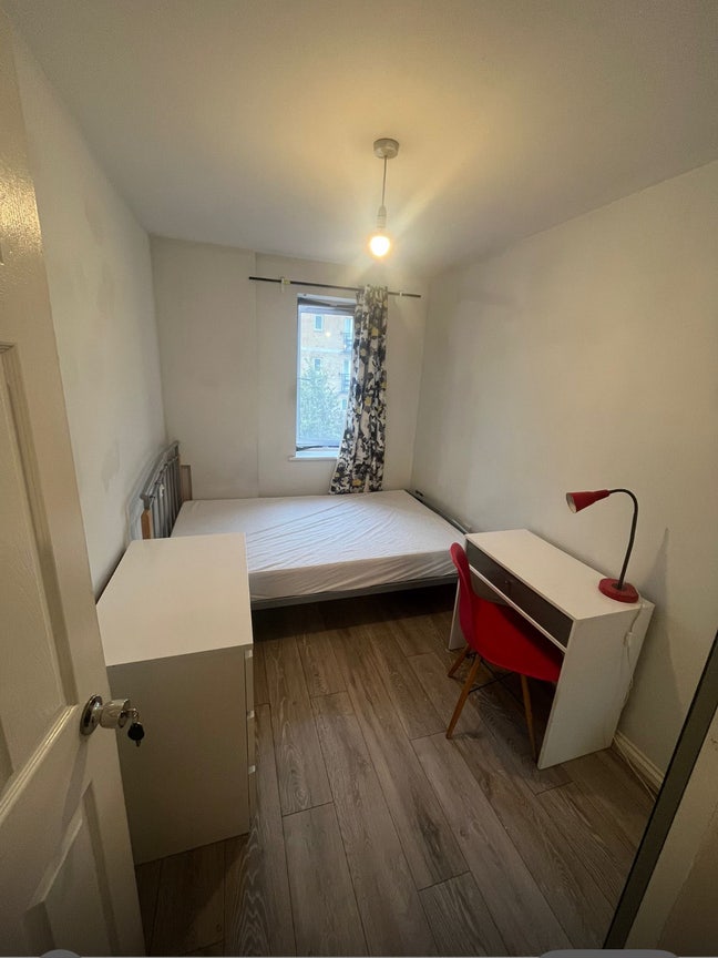 Bargain ! Nice double room, E14 Canary Wharf Main Photo
