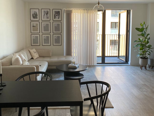 *** Luxury 1 Bedroom Flat - Fully Furnished *** Main Photo