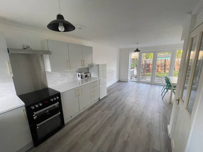 Large Double Room Main Photo