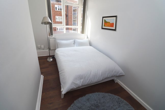 Economic Room near White City Westfield!5mins Tube Main Photo