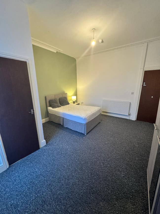 1 En Suite Double Room Available in L9! Main Photo