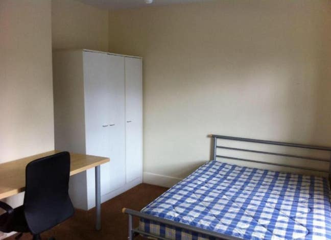 Modern & Spacious 4-Bedroom House for Rent–NG7 2JQ Main Photo