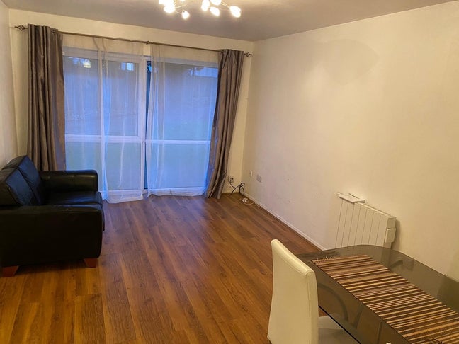 🏡 Recently Refurbished 1-Bed Flat | Rayners Lane  Main Photo