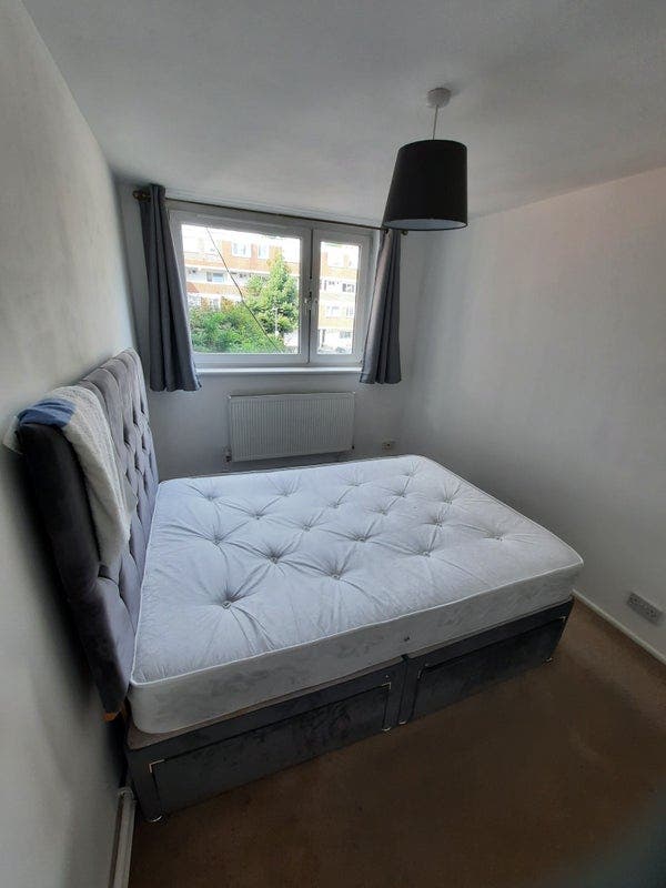 1 double room available in 3 bed maisonette Main Photo