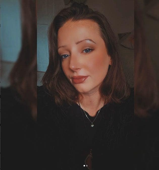 Hey I'm Chloe :) Looking for a Flat Share/Ensuite Main Photo