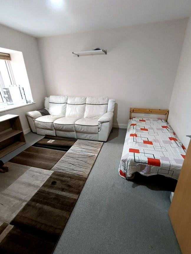 King size Room available for 1Boy/Girl, Main Photo