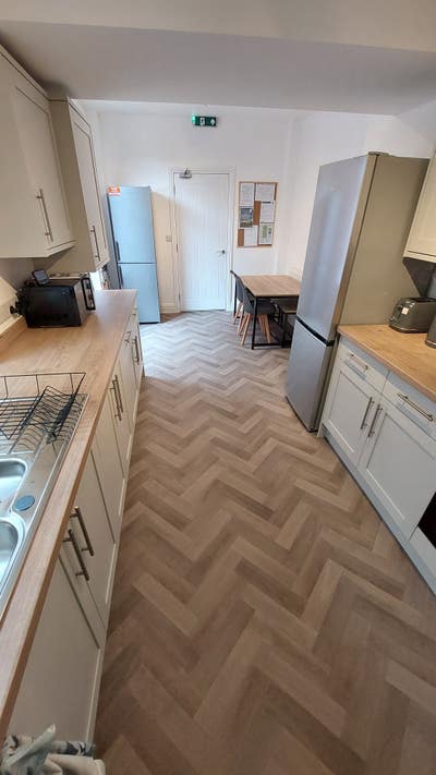 Ensuite double room in newly refurbished house Main Photo