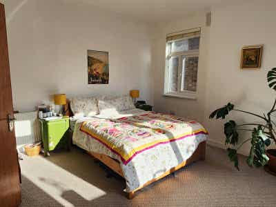 1 bedroom for 2pp in a 5 bed flat-share, £1260pm Main Photo