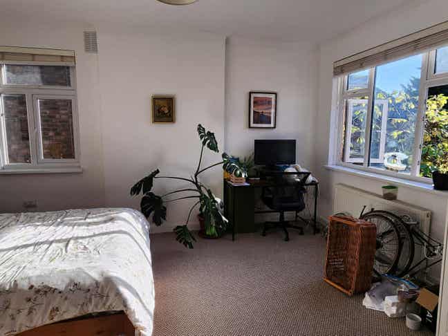 1 bedroom for 2pp in a 5 bed flat-share, &pound;1260pm Main Photo