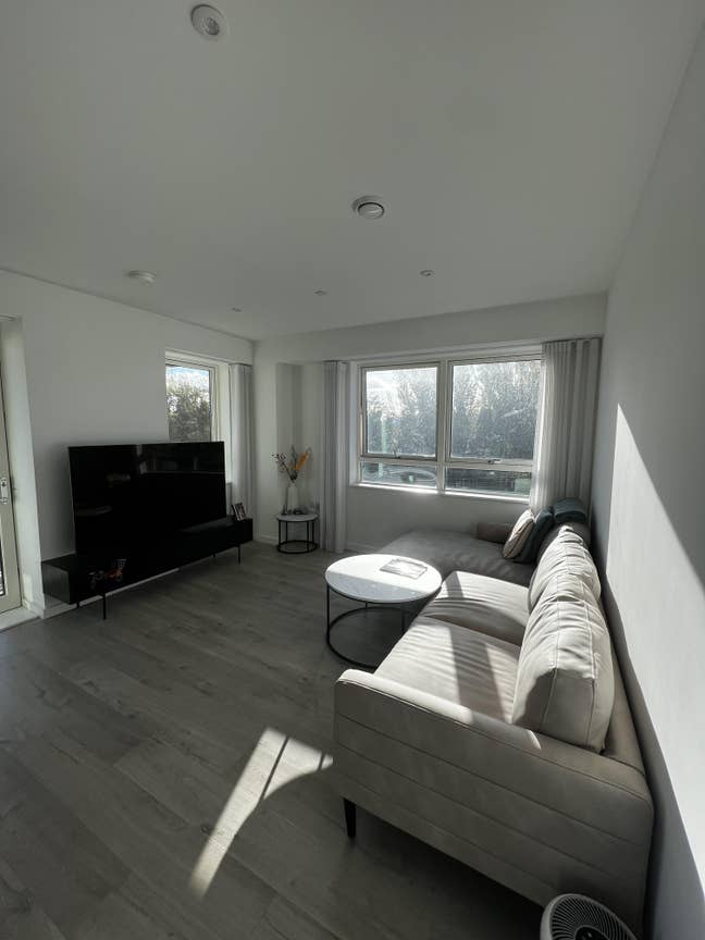 Modern 2-Bed flat in Canning Town (whole/per room) Main Photo