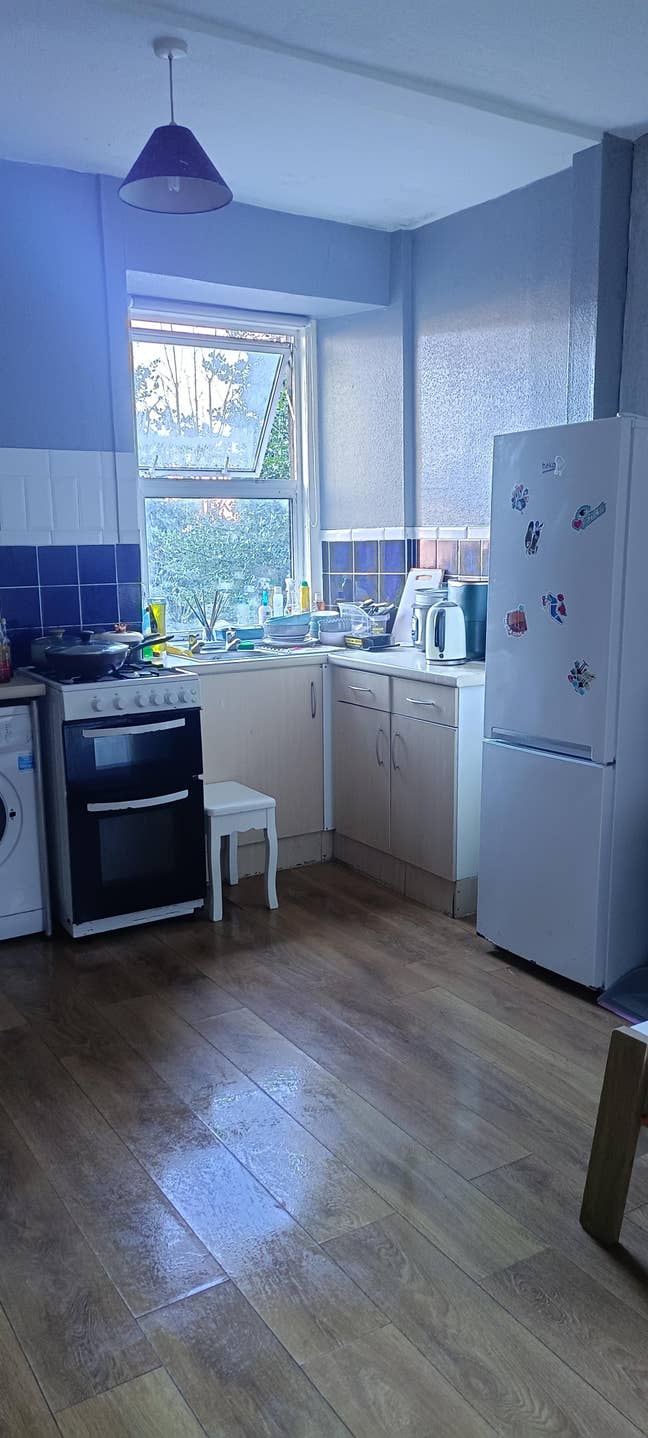 Peaceful and Tidy Flat share-Single Room Main Photo