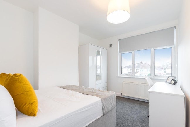 ⭐️🏠4 Large Double Rooms All Bills Included 🏠⭐️ Main Photo