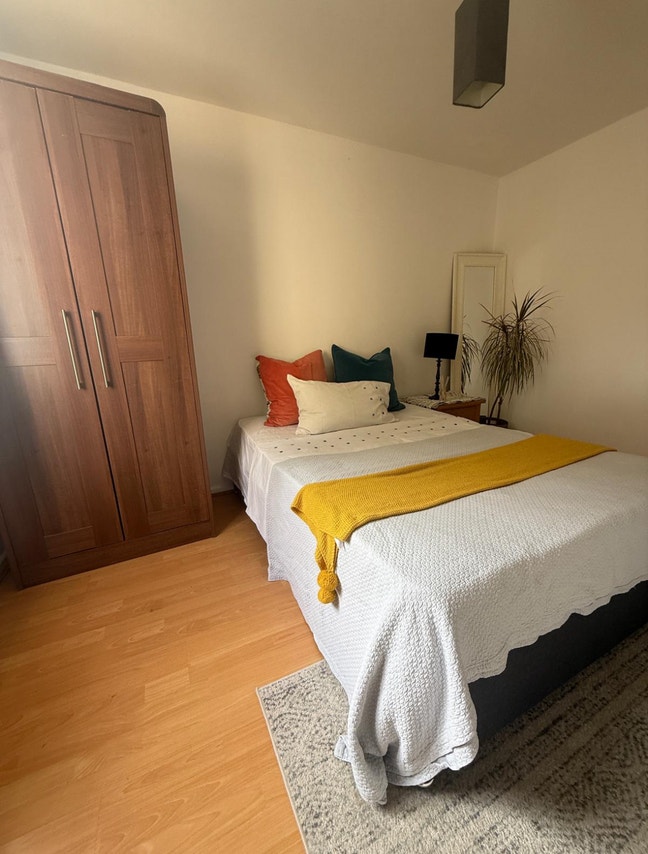 2x Double rooms, Garden  &  Parking Main Photo