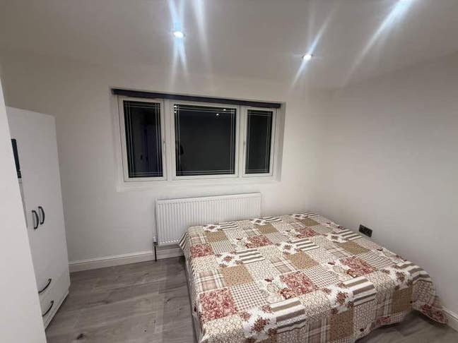 2 Double Rooms to Let – Ilford IG2 6TQ Main Photo