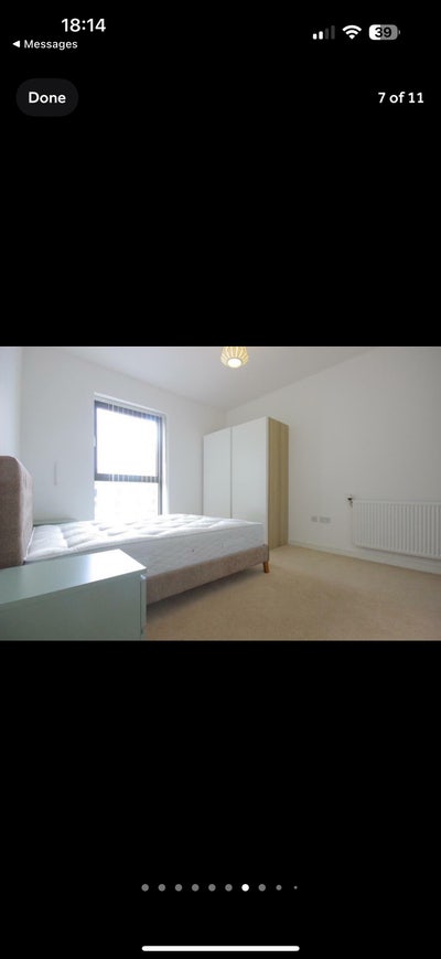 An en-suite room available in pontoon dock !  Main Photo