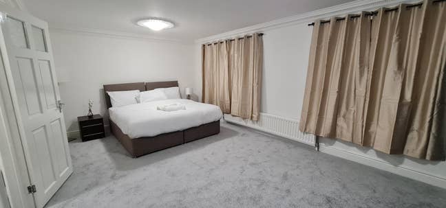 Beautiful and spacious room for rent Main Photo