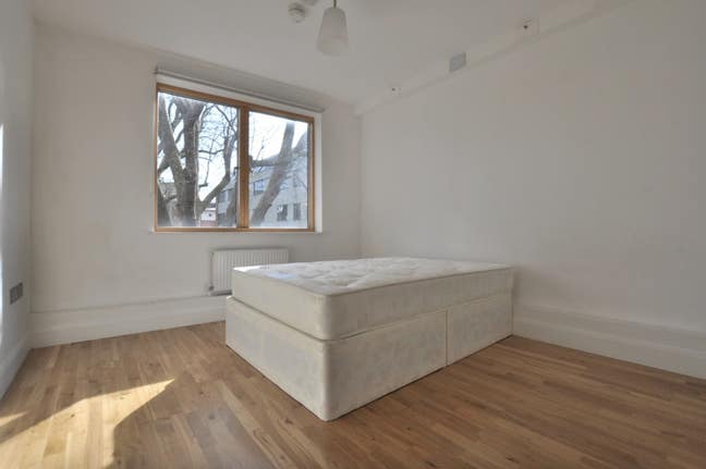 Large Double Room in Hoxton  Main Photo