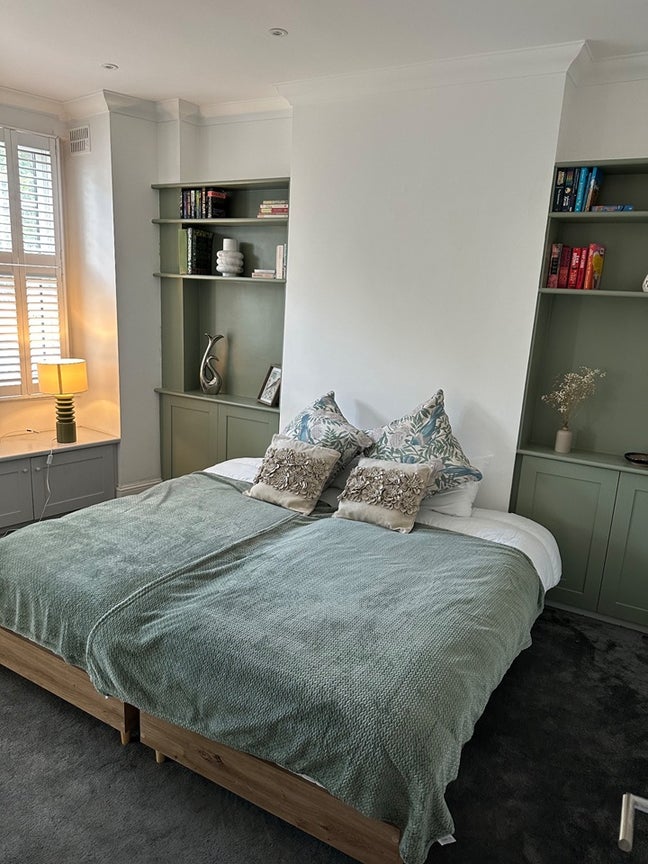 2 Bed Flat, Queenstown Road, SW8 Main Photo