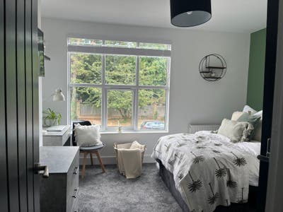 🏡 Large Ensuite Room – 4-Bed House Share ne Main Photo