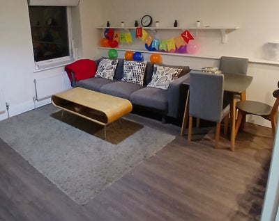 Single bedroom in shared flat Main Photo