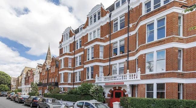 Spacious Two-Room, Ideal For Two Or One Person/ Co Main Photo