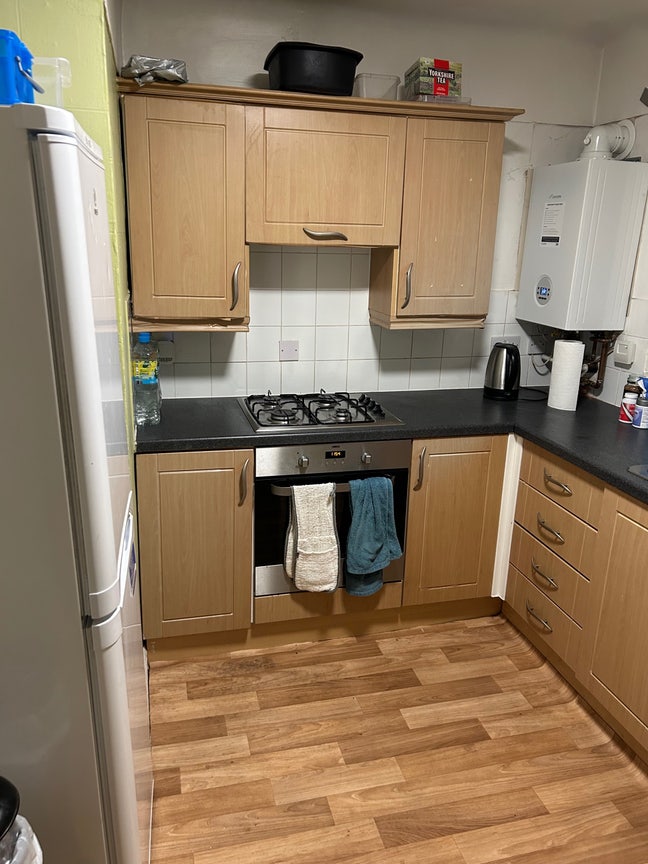 Bromborough room Main Photo