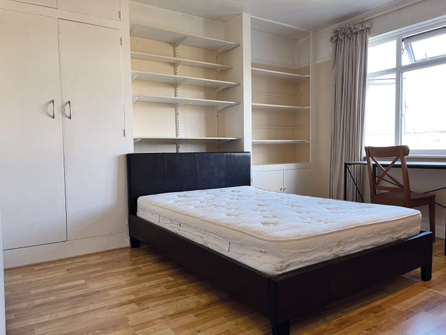 Large Quiet Double Room in Northfields West Ealing Main Photo