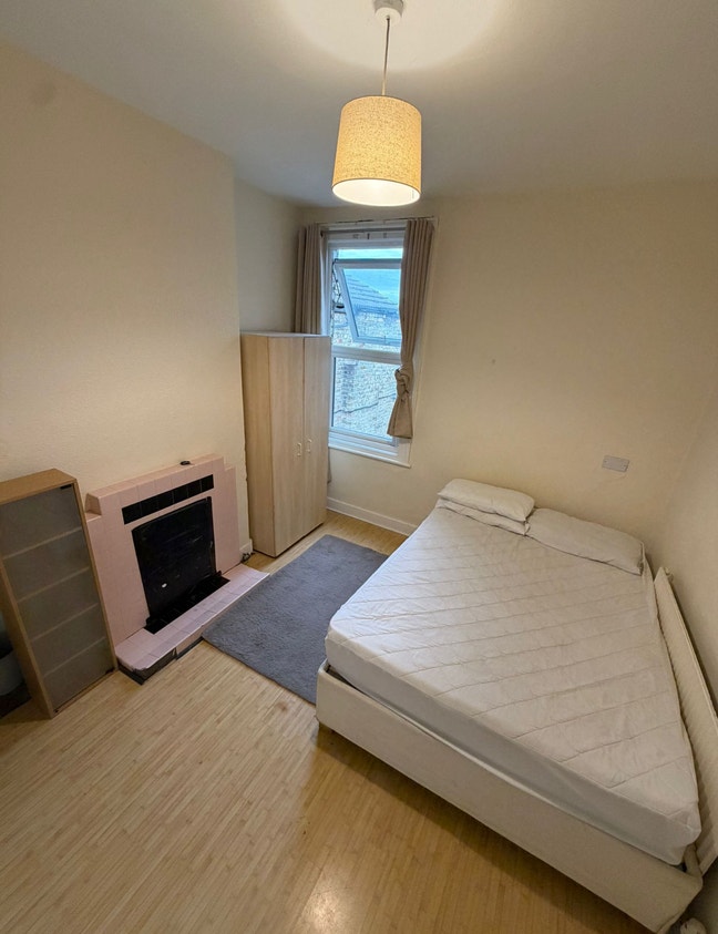 Lovely Room Near Bounds Green inc all bills  Main Photo