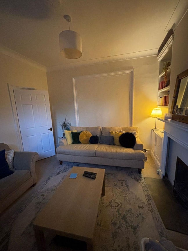 Two double bedrooms in our Brixton home 🏡  Main Photo