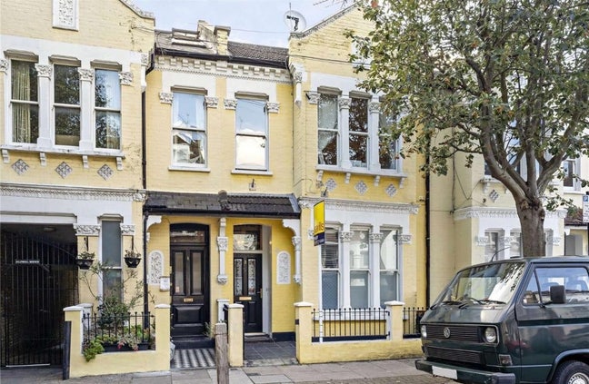 Double Bedroom Clapham Junction Main Photo