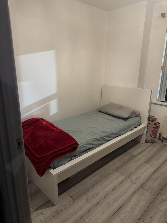 Single furnished room in family household.  Main Photo