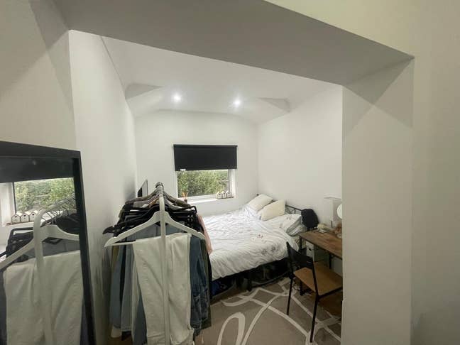 A Double Bedroom At Leytonstone. Main Photo