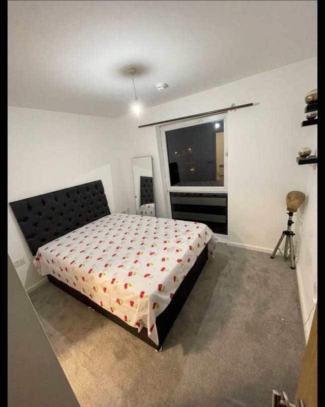 Cozy Ensuite Bedroom in Salford Main Photo