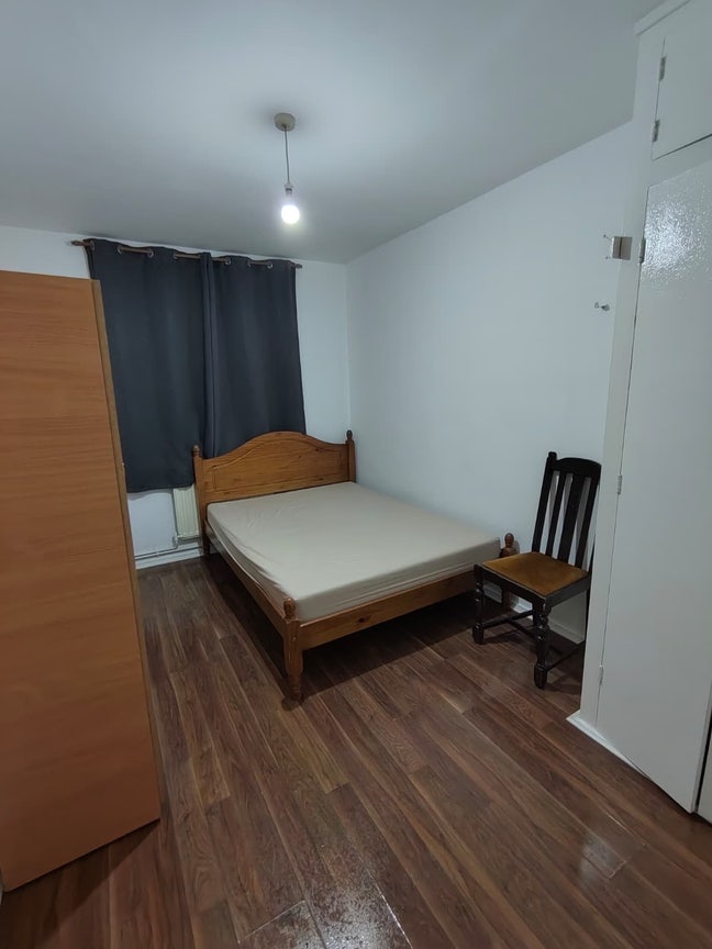 Double Room in Bow Main Photo