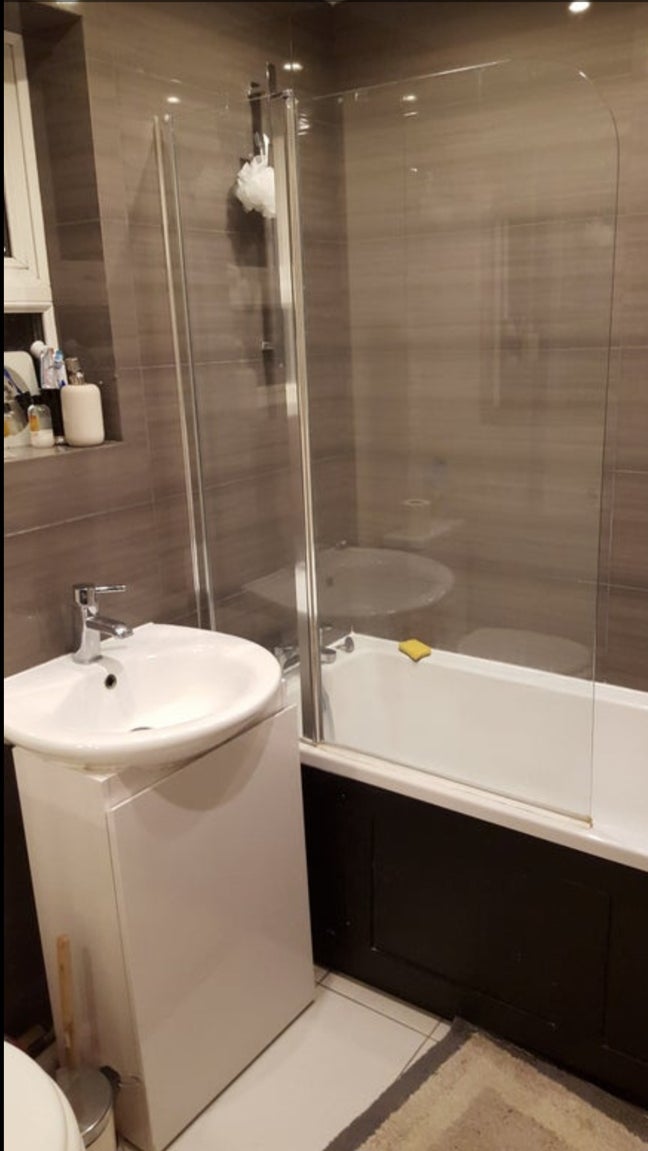 SINGLE room, no deposit, bills included  Main Photo